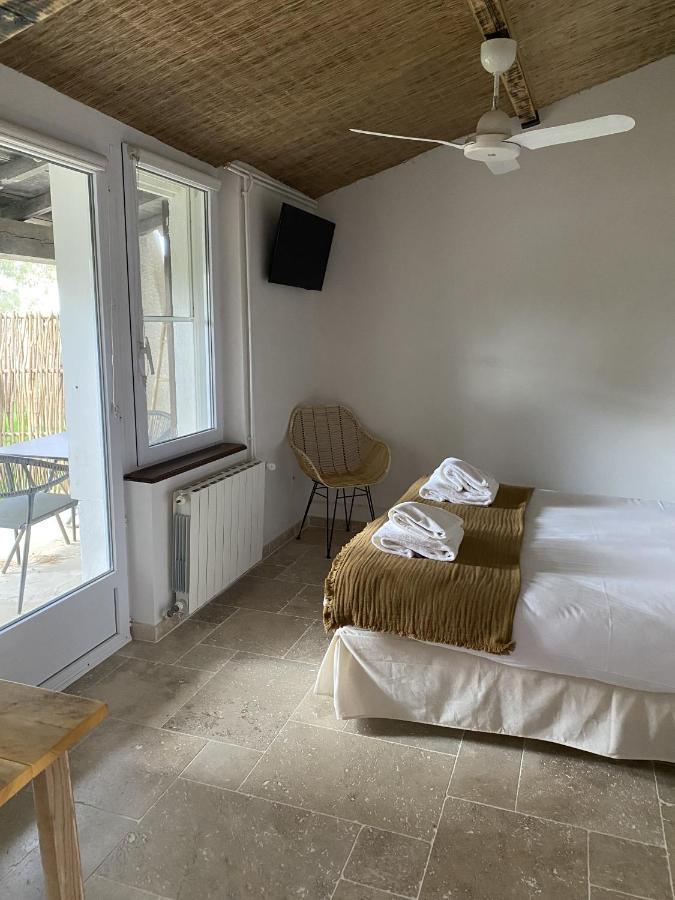 Hotel Du Pont Blanc แซ็งต์-มารี-เดอ-ลา-แมร์ ภายนอก รูปภาพ